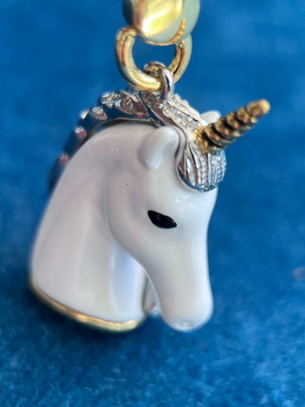 Juicy Couture Jeweled Unicorn Charm – Pearlescent White & Crystal Gold - Picture 6 of 13